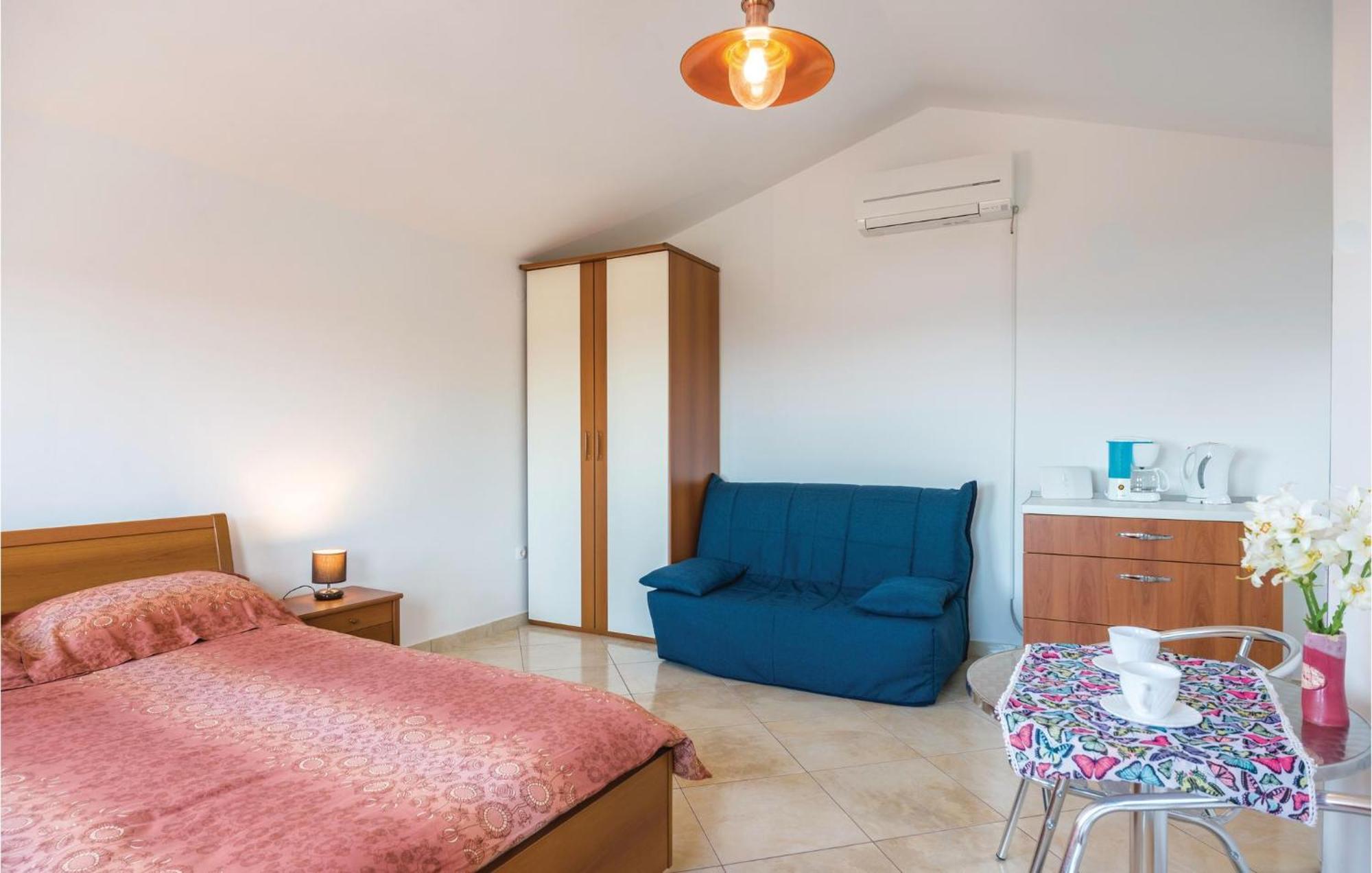 Nice Home In Martina With Kitchen 外观 照片
